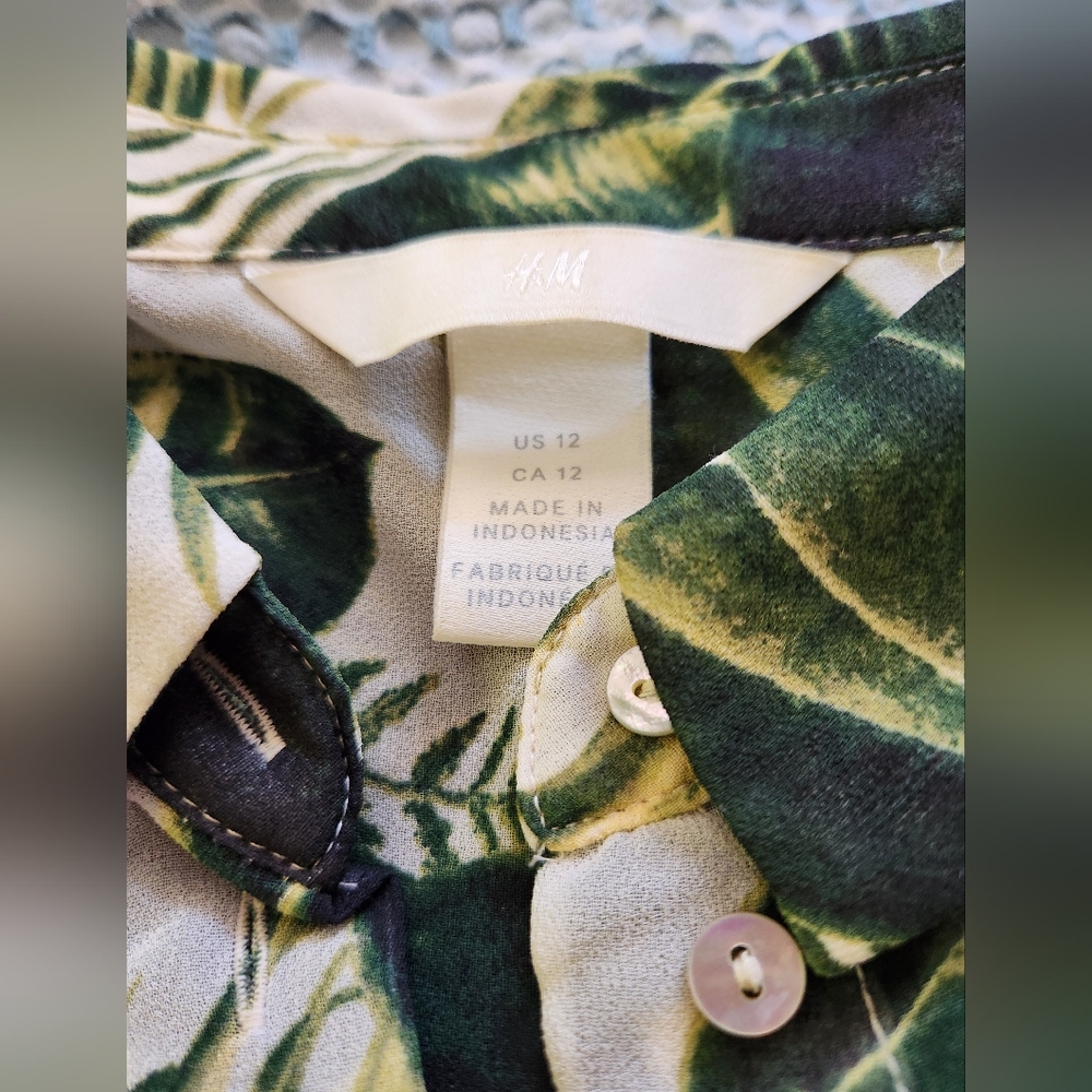 H&M Tropical Blouse - Picture 2 of 5